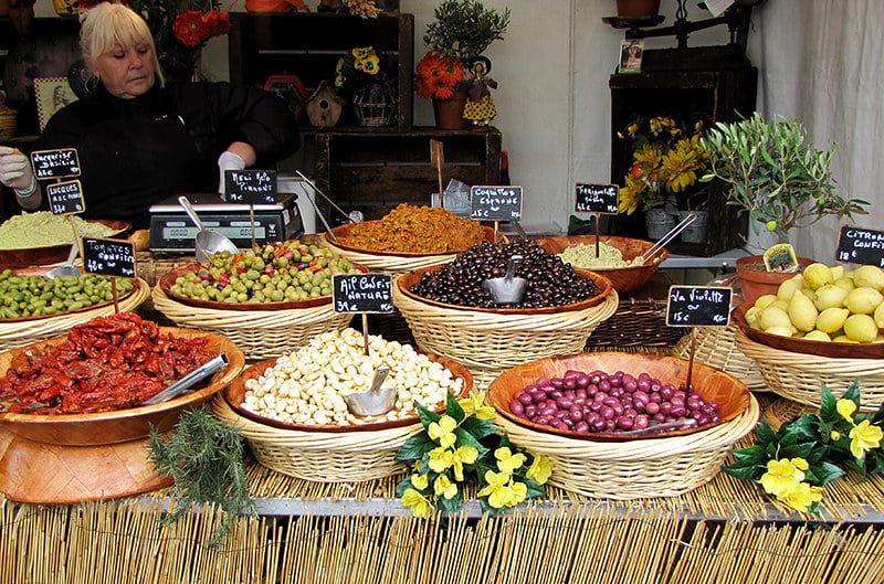 montmartre grape harvest festival paris france 