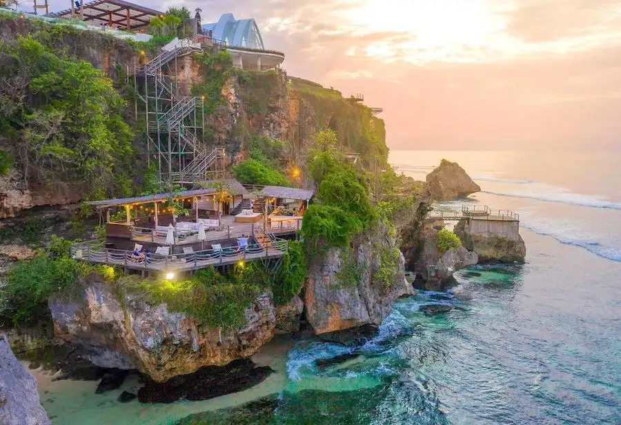 ulu cliffhouse