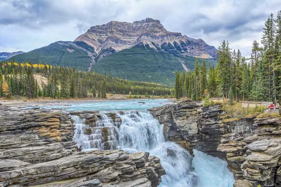 athabasca falls alberta
