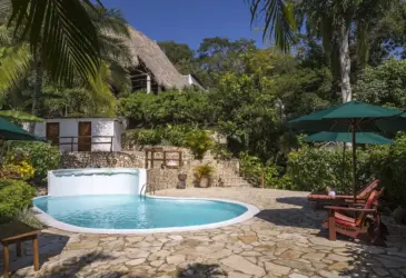 villa caracol lake peten itza