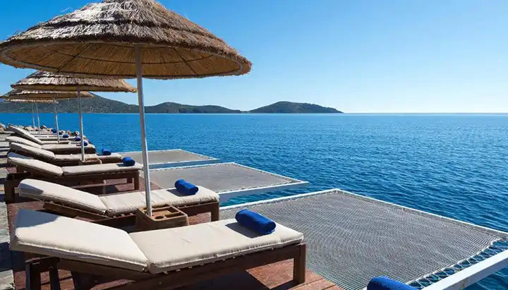 Top 10 Luxury Resorts to Experience in Greece