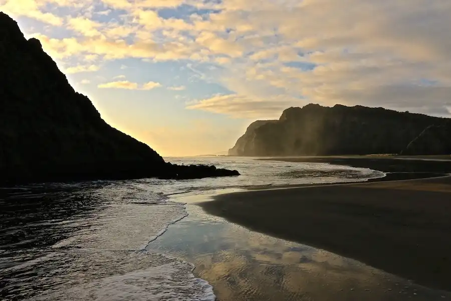 karekare beach–auckland region new zealand