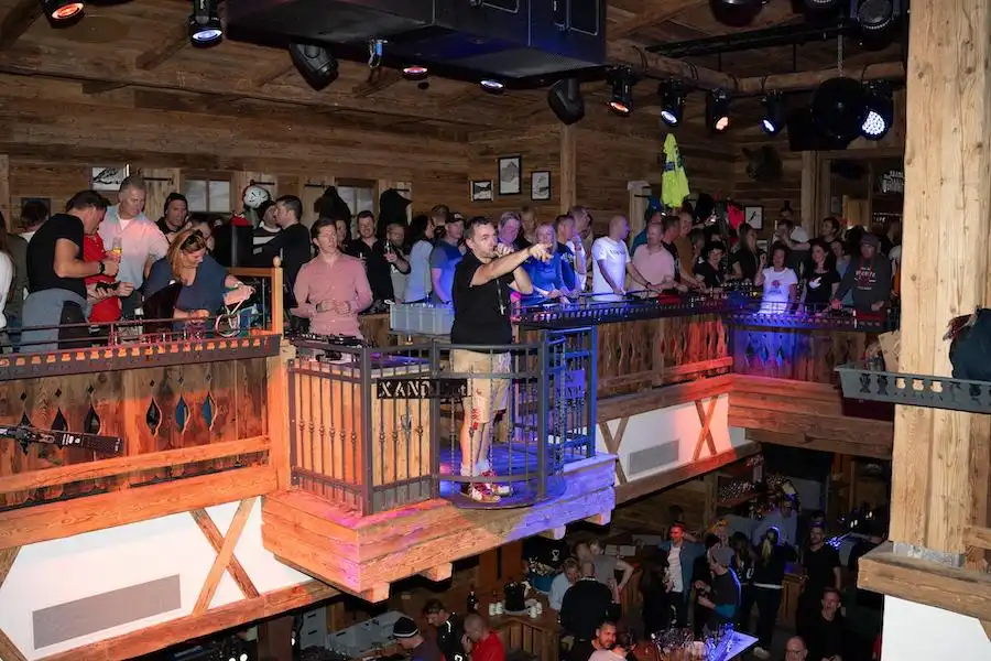 trofana alm ski bar